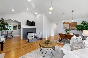 1516 NE 96th St, Seattle, WA 98115 - Photo 4