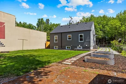 8111 10th Avenue S, Seattle, WA 98108 - Photo 34