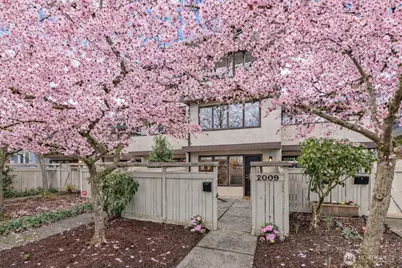 2009 42nd Avenue E, Seattle, WA 98112 - Photo 2