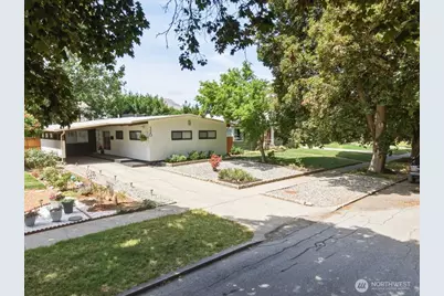 320 Pioneer Dr., Wenatchee, WA 98801 - Photo 2