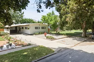320 Pioneer Dr, Wenatchee, WA 98801 - Photo 2