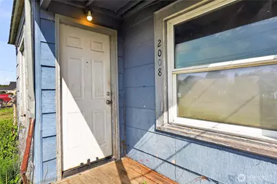 2008 Pacific Avenue, Aberdeen, WA 98520 - Photo 2