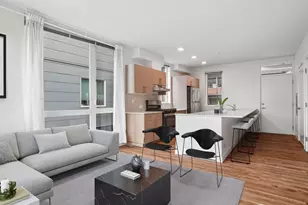121 12th Ave E, Seattle, WA 98102 - Photo 1