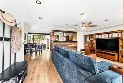 10402 Douglas Drive SW, Lakewood, WA 98499 - Photo 4