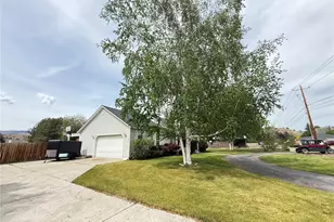 711 Locust St, Omak, WA 98841 - Photo 2