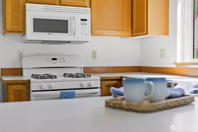 911 NW Leisure Lane, Bremerton, WA 98311 - Photo 8
