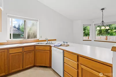 911 NW Leisure Lane, Bremerton, WA 98311 - Photo 12
