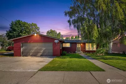 1312 Springwater Avenue, Wenatchee, WA 98801 - Photo 2