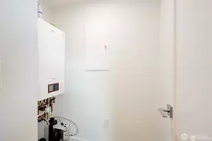 4608 NE 47th St, Seattle, WA 98105 - Photo 16