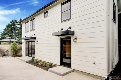 4608 NE 47th Street, Seattle, WA 98105 - Photo 2