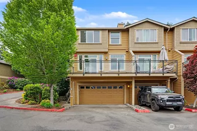 23300 SE Black Nugget Road #M1, Issaquah, WA 98029 - Photo 2