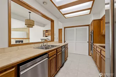2411 Skyline Way #203, Anacortes, WA 98221 - Photo 8