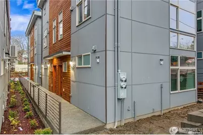 716 Martin Luther King Jr. Way #B, Seattle, WA 98122 - Photo 2