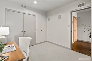 10650 NE 9th Pl, Bellevue, WA 98004 - Photo 16