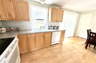 13029 SE 206th Pl, Kent, WA 98031 - Photo 4