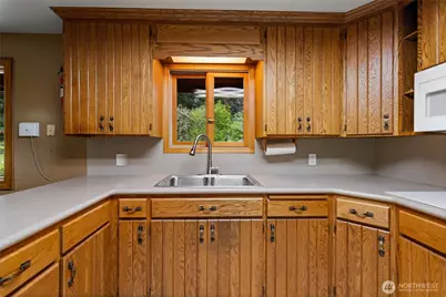 12915 412th St E, Eatonville, WA 98328 - Photo 6