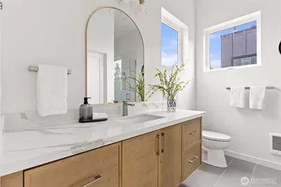 8863 Midvale Avenue N #F, Seattle, WA 98103 - Photo 28