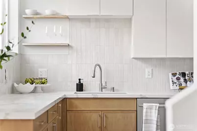 8863 Midvale Avenue N #F, Seattle, WA 98103 - Photo 8