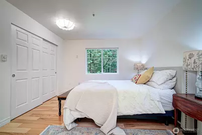 18501 SE Newport Way #J238, Issaquah, WA 98027 - Photo 16