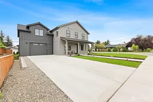307 S 17th St, Lynden, WA 98264 - Photo 2