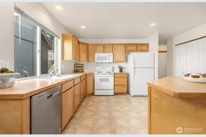 923 Sarah Ct NW, Olympia, WA 98502 - Photo 14