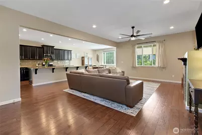 8905 Corona Street NE, Lacey, WA 98516 - Photo 4