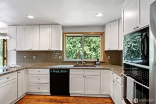 19545 Park Blvd NE, Suquamish, WA 98392 - Photo 10
