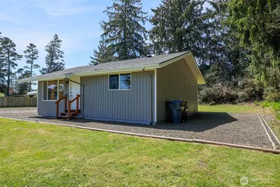 621 N Broadway, Westport, WA 98595 - Photo 2