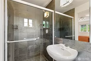 3437 13th Ave W, Seattle, WA 98119 - Photo 24