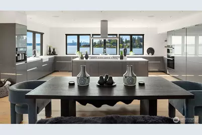 9205 SE Shoreland Drive, Bellevue, WA 98004 - Photo 10