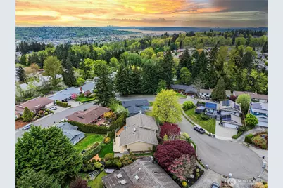2017 Jones Circle SE, Renton, WA 98055 - Photo 2
