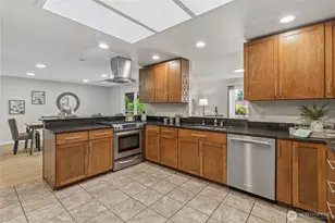 2017 Jones Cir SE, Renton, WA 98055 - Photo 16