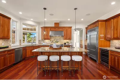 9750 SE 5th Street, Bellevue, WA 98004 - Photo 14