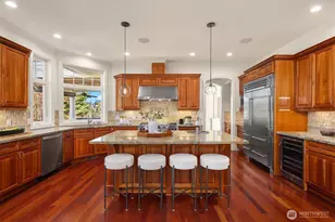 9750 SE 5th St, Bellevue, WA 98004 - Photo 14