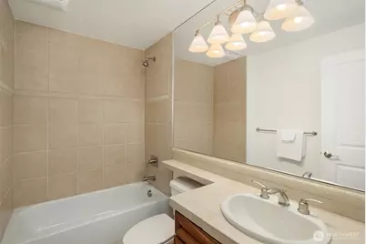 9750 SE 5th Street, Bellevue, WA 98004 - Photo 36