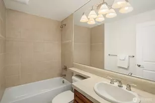 9750 SE 5th St, Bellevue, WA 98004 - Photo 36