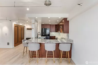 2621 2nd Avenue #1001, Seattle, WA 98121 - Photo 10