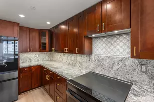 2621 2nd Ave, Seattle, WA 98121 - Photo 6