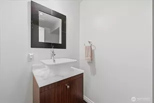 10700 NE 4th St, Bellevue, WA 98004 - Photo 16