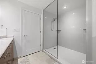 10700 NE 4th St, Bellevue, WA 98004 - Photo 14