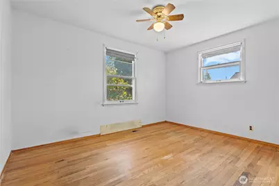 3331 Phillips Avenue, Bremerton, WA 98310 - Photo 12