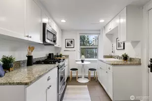 117 John St, Seattle, WA 98109 - Photo 12