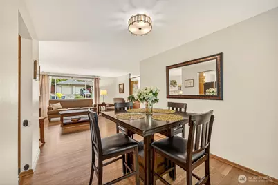807 Jefferson Avenue NE, Renton, WA 98056 - Photo 8