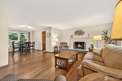 807 Jefferson Avenue NE, Renton, WA 98056 - Photo 4