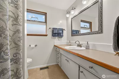807 Jefferson Avenue NE, Renton, WA 98056 - Photo 26