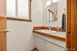 807 Jefferson Ave NE, Renton, WA 98056 - Photo 16