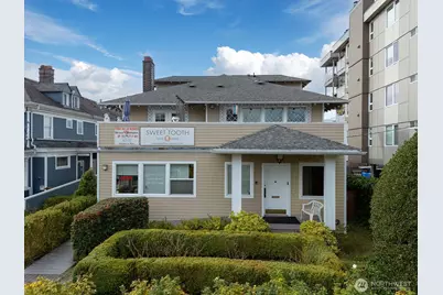 211 14th Avenue E, Seattle, WA 98112 - Photo 2