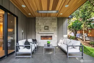 30 Enatai Dr, Bellevue, WA 98004 - Photo 28