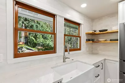 7238 Lakemont Boulevard SE, Bellevue, WA 98006 - Photo 8