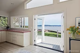 2693 N Bluff Rd, Greenbank, WA 98253 - Photo 16